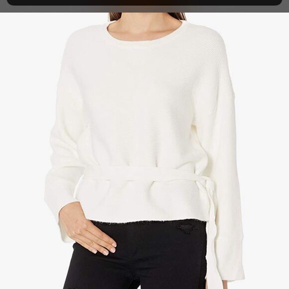 BB Dakota Women's Woman in Love Sweater NWT - Picture 1 of 5